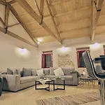 Yasemia Wood & Stone Villa